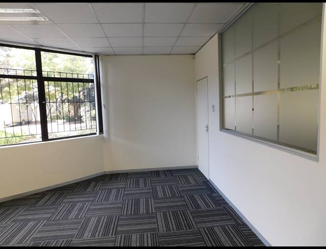 167M² OFFICE TO LET IN PARKTOWN